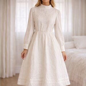 Unlogical Poem NWT new white long sleeve dress 160/84A pleated button back bees